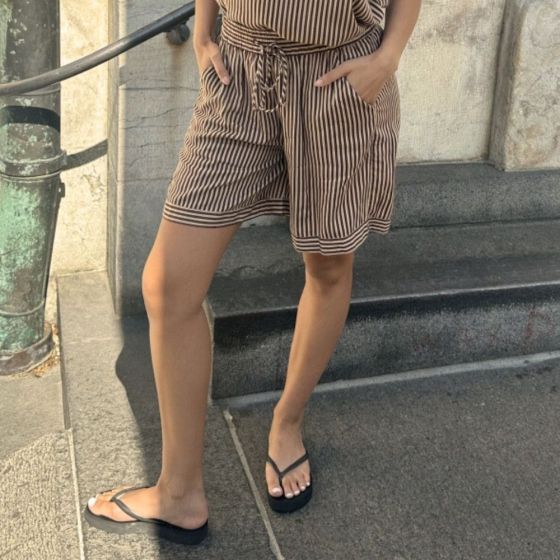 Continue Shorts