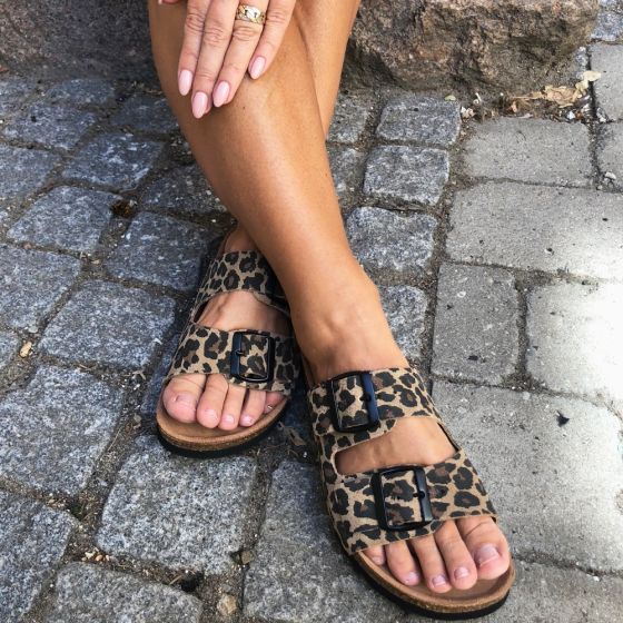 massefylde løn betaling Cool Leopard Sandal fra Vero Moda.