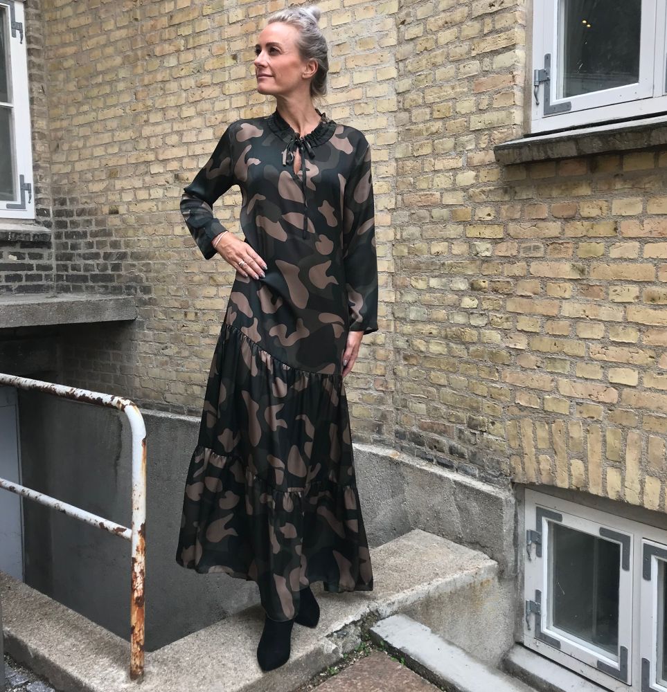 Kælder Vandre aflevere phoebe_dress_camouflage_fra_karmamia1.jpg